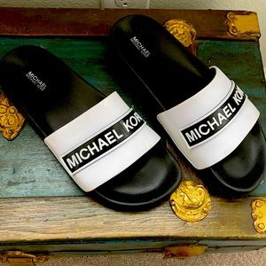 Michael Kors Slides ✨